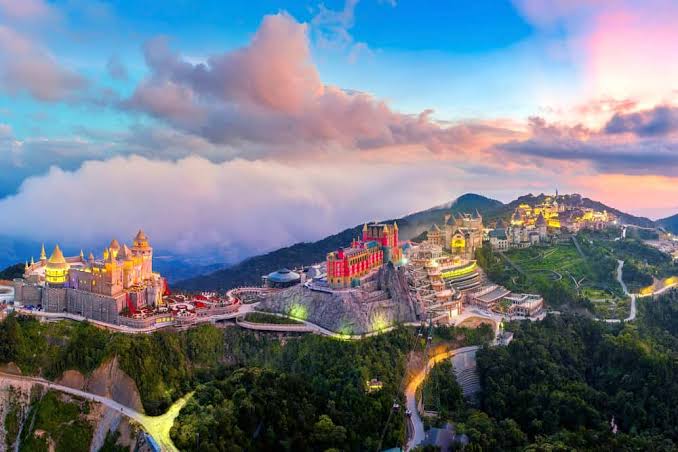 Da Nang Travel: Historic Sanctuaries, Relics, and Art Guide